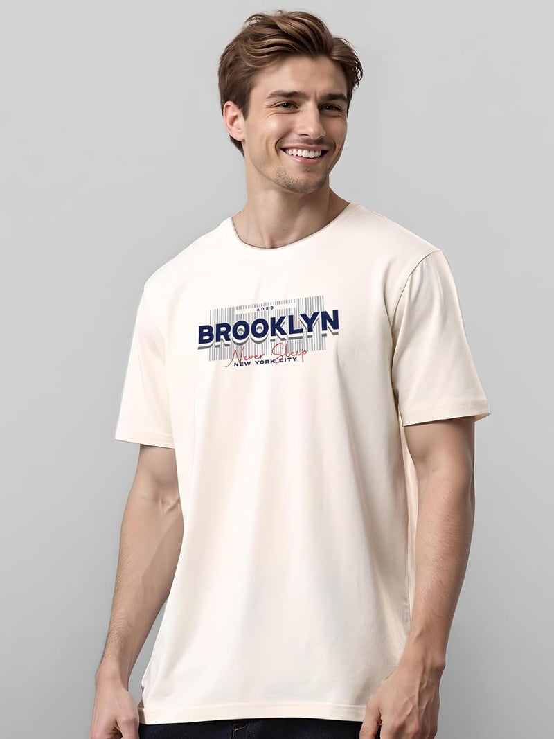 adro تي شيرت مطبوع للرجال من ADRO في قطن لايكرا الفاخر - مقاس عادي، رمل أبيض - Image 4