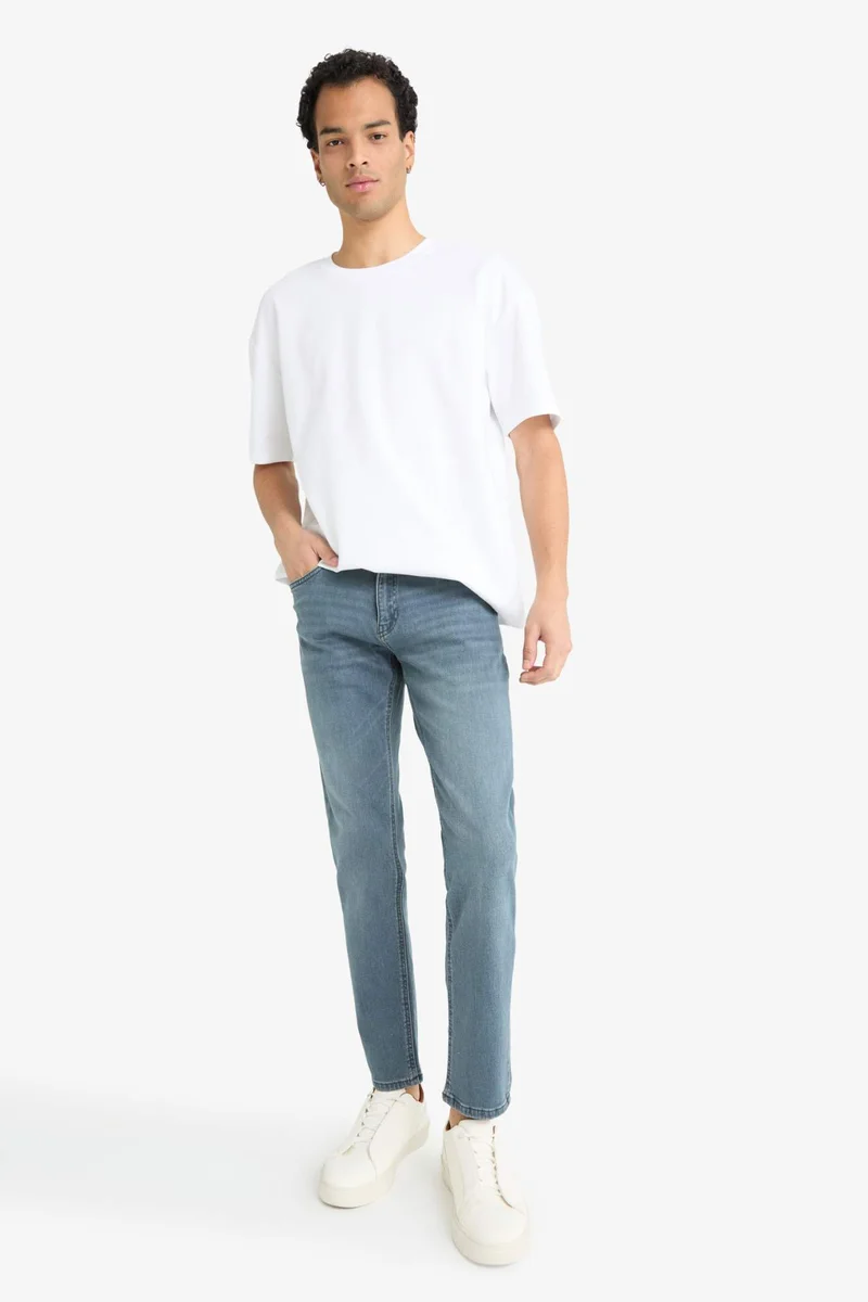 ديفاكتو Pedro Slim Fit Skinny Leg Jeans