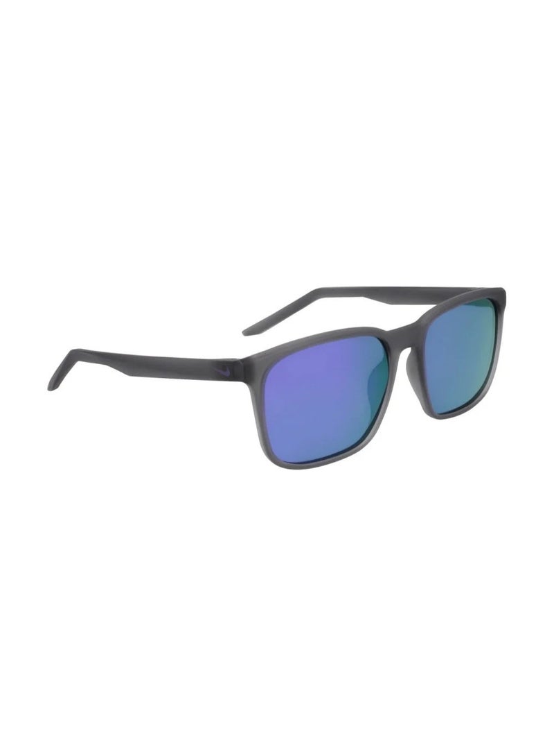 NIKE FD1849 066 57 Unisex Square Sunglass - Mate Smoke Grey - Image 5