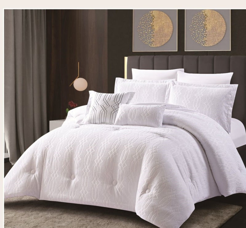 Horse Plain embroidered bedspread for two people, 8 pieces - Image 1