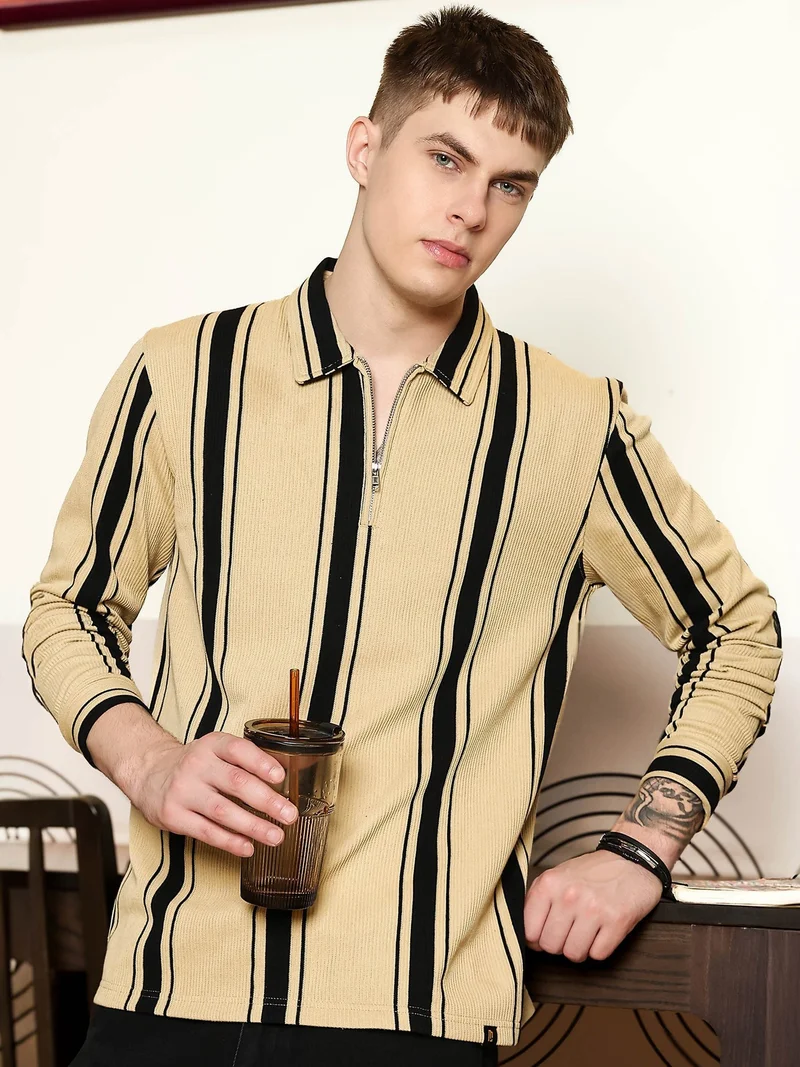 مانياك Maniac Mens Printed Round Neck Half Sleeve Black and Brown Cotton Tshirt