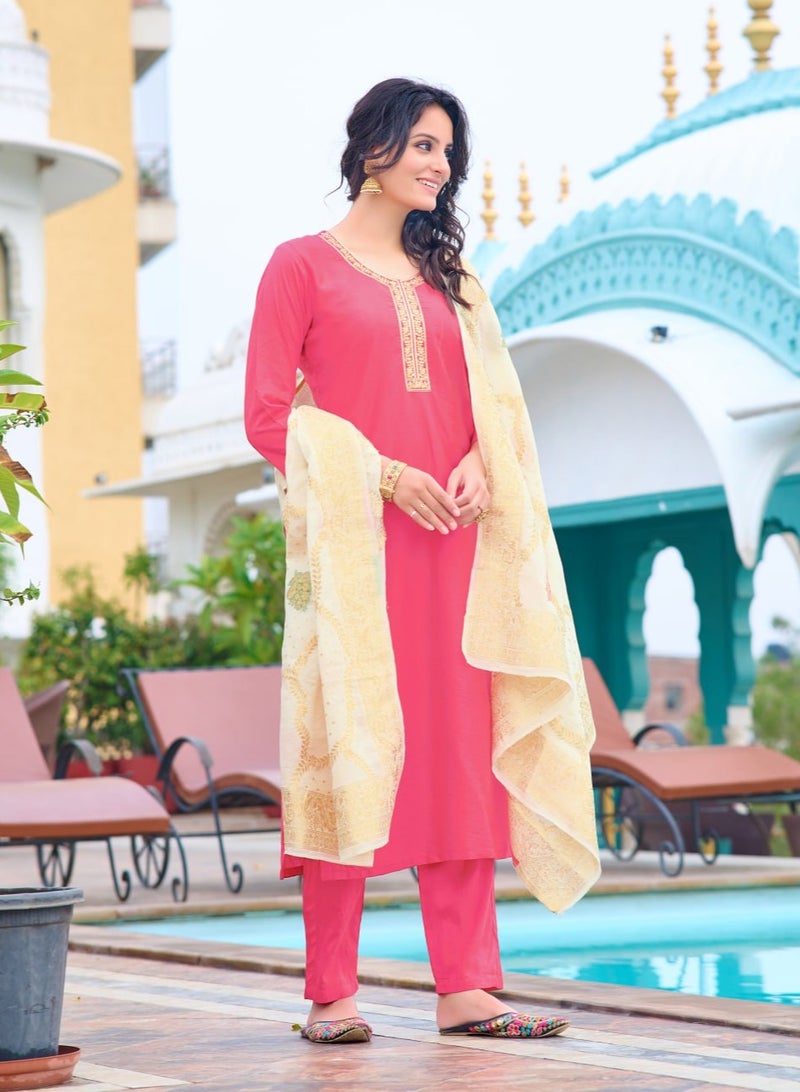 Women's embroidered Chanderi Gulabi Kurti with pant and dupatta set  - Image 2