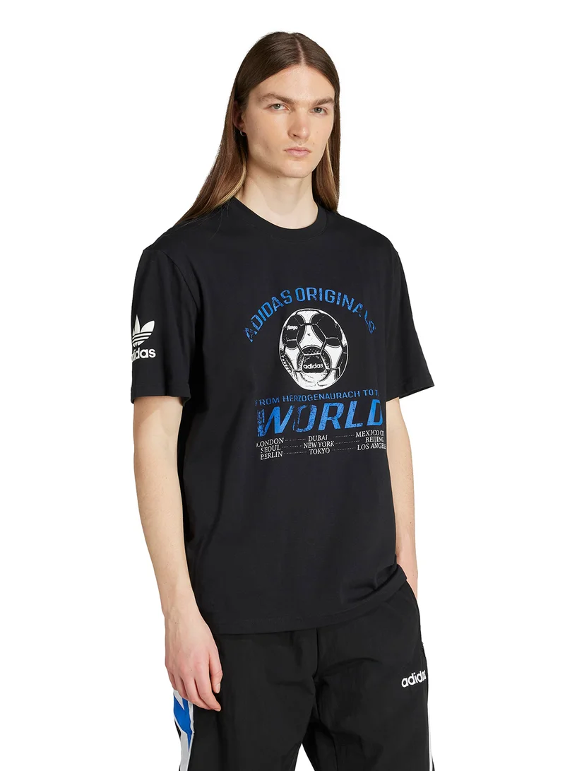اديداس اوريجينالز 90S Football Graphic T-Shirt