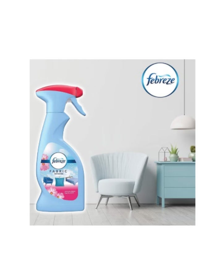 febreze Fabric Refresher Spray - Blossom & Breeze 375ml - Image 2