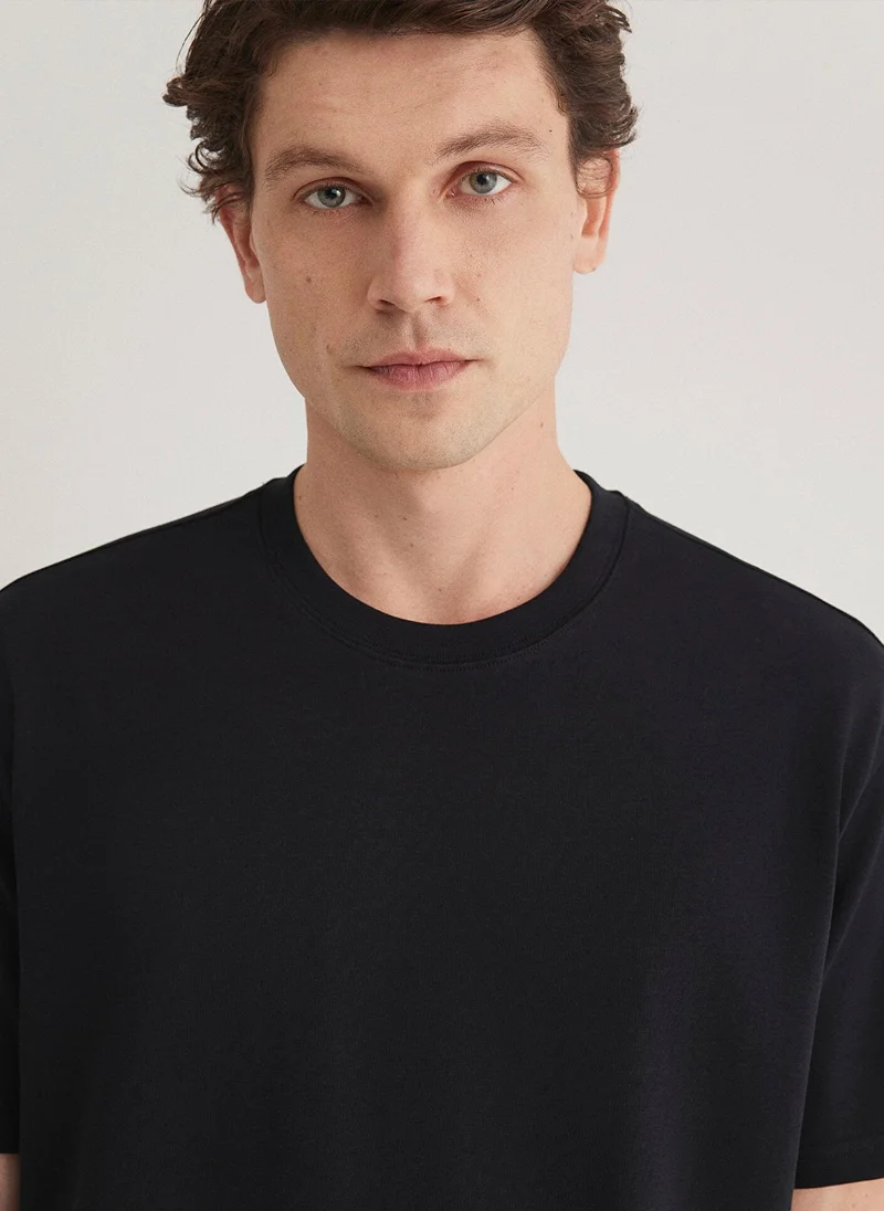 مافي تي شيرت أساسي أسود بياقة دائرية