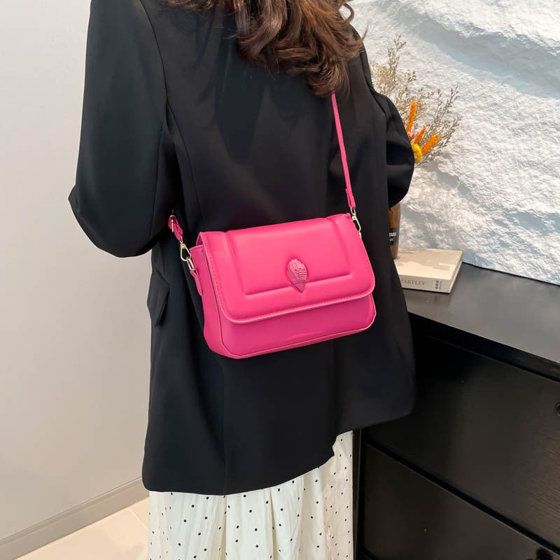 New Solid Color Textured Shoulder Bag Trendy Crossbody Bag Simple New Versatile Commuter Bag Elegant Women'S Bag Black Medium - Image 4