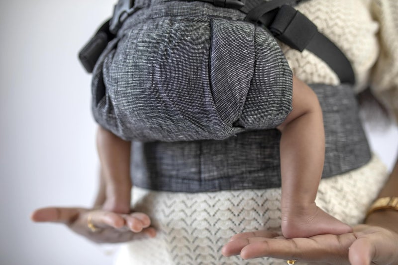 SOULSLINGS 4-in-1 Lali Baby Carrier Bag- Grey - Linen | Compact & Lightweight (400g) | Adjustable for 0-24 Months (4-15kg) | Machine Washable & Handwashable | Breastfeeding Friendly - Image 5