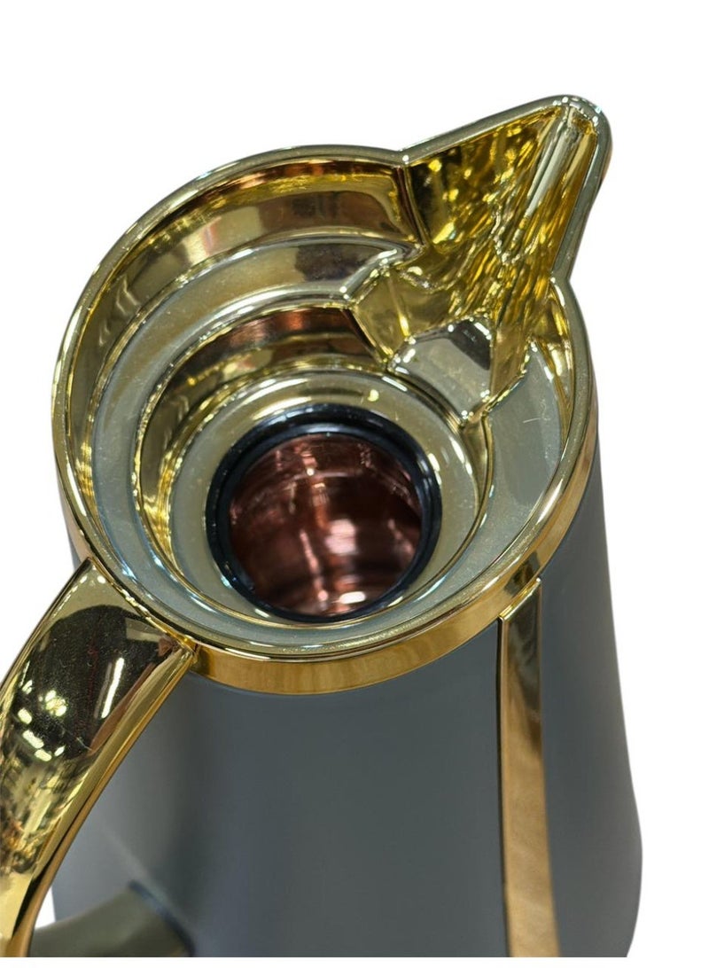 drobina Gray thermos set 1L + 1L for hot and cold drinks with golden pattern – ideal for tea, coffee, and daily hospitality. - Image 4