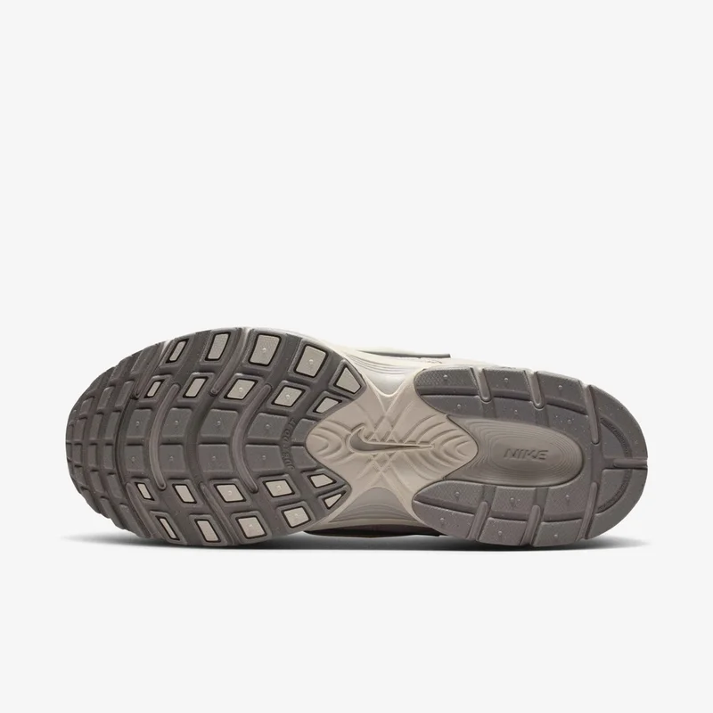 Nike Women's V5 RNR Shoes