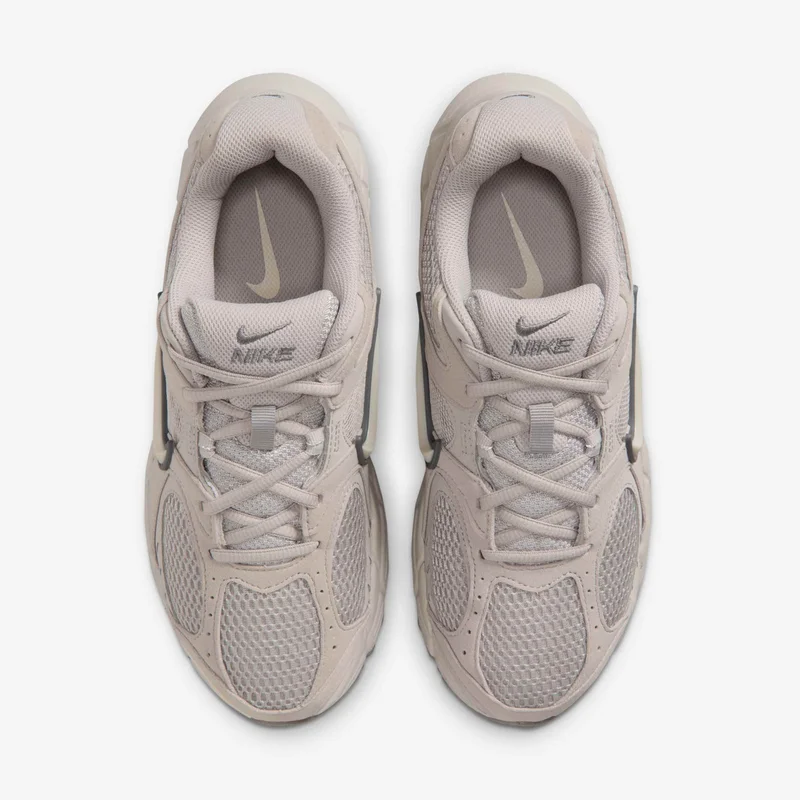 Nike Women's V5 RNR Shoes