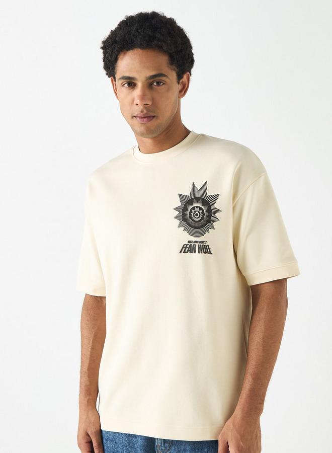 اس بي كاركترز تيشيرت بياقة ضيّقة وأكمام قصيرة وطبعات ريك ومورتي - Image 3