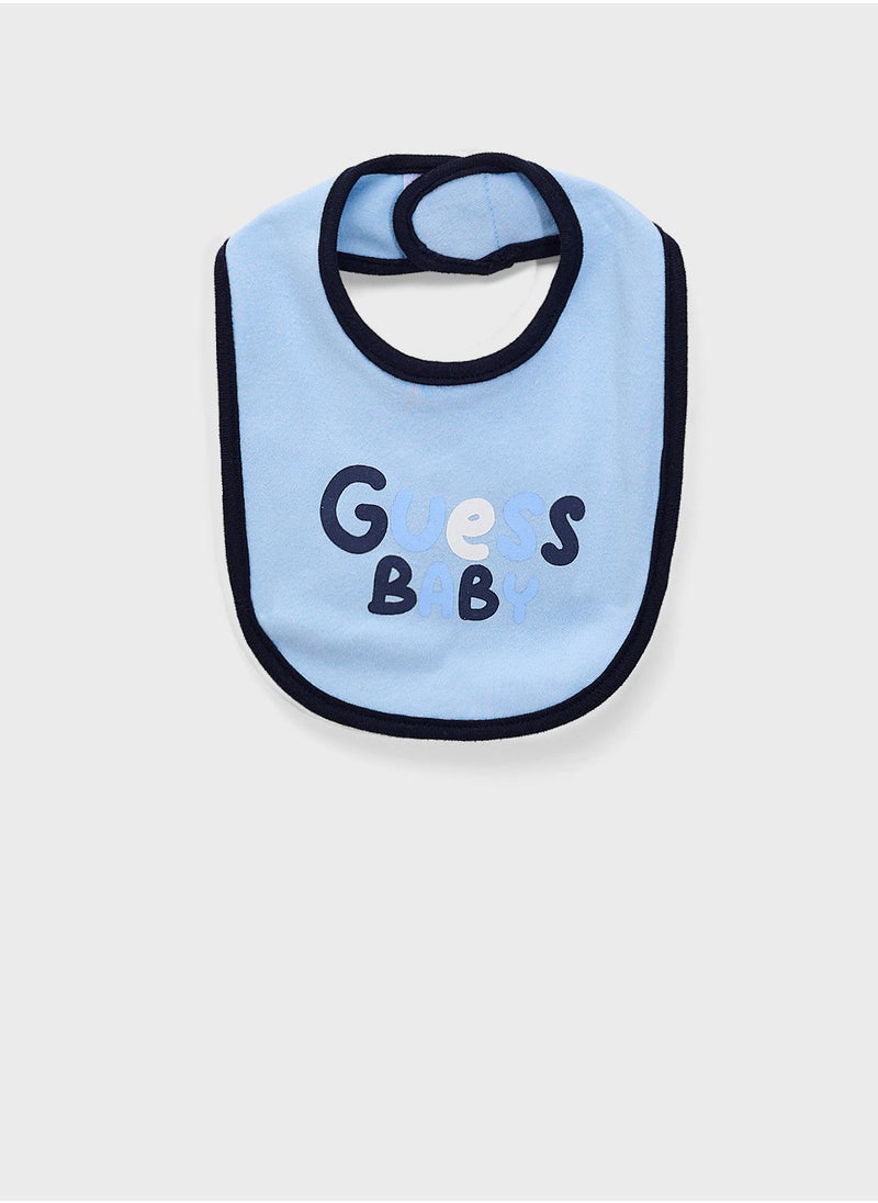 GUESS Kids  2 Pack Bodysuit, Bib, Socks & Pants Gift Set  - Image 5