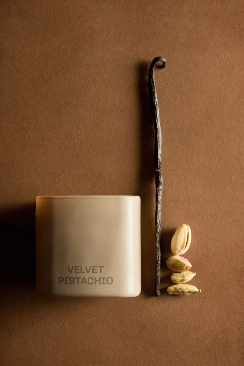 اتش اند ام شمعة معطرة في حامل زجاجي