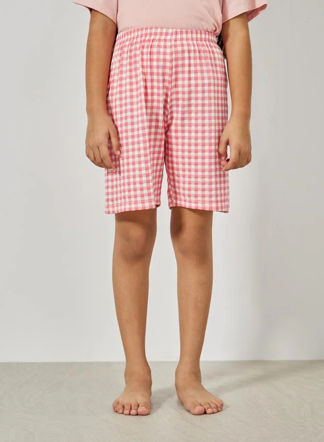Styli Plain T-Shirt & Gingham Checked Shorts Set