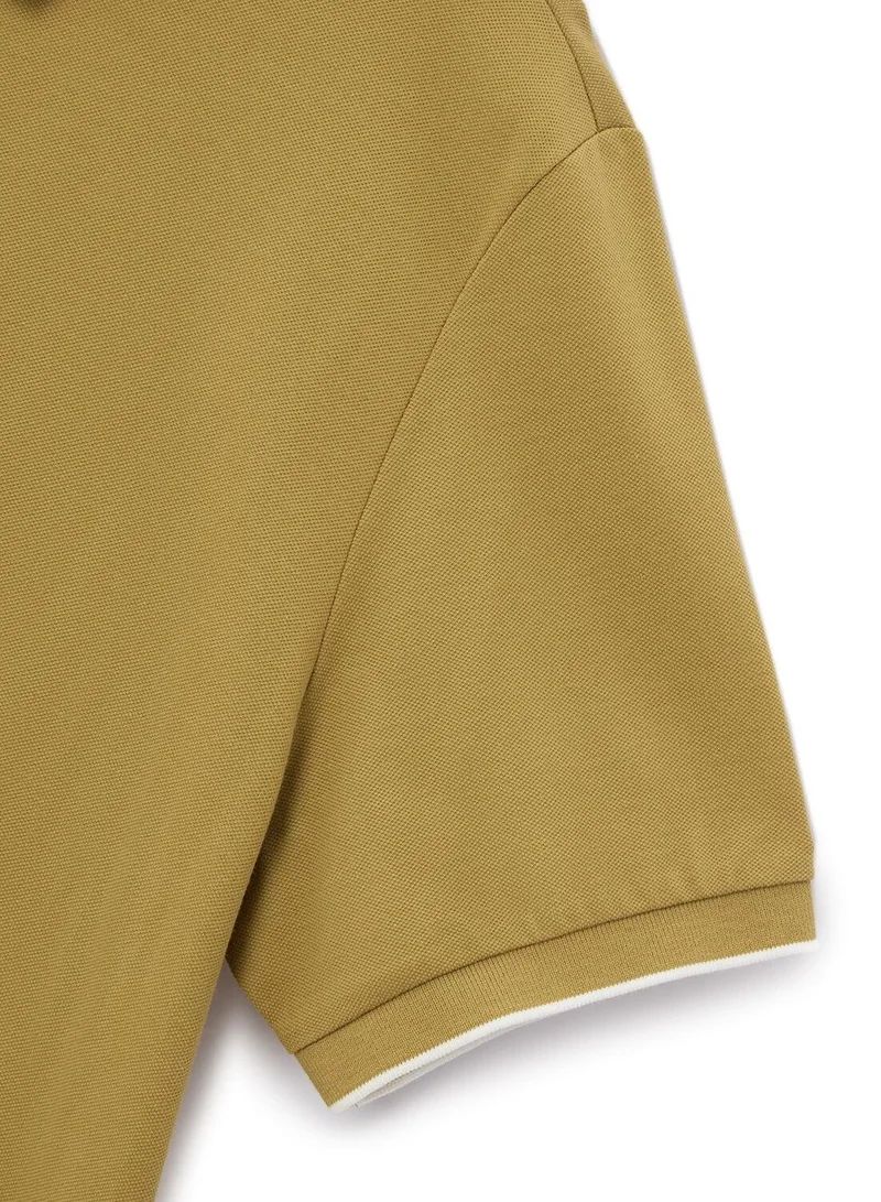 GIORDANO  Men's Slim Fit Pique Polo: Elevated Comfort, Modern Style for Men | Best Price UAE