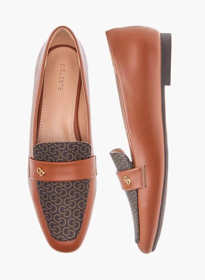 سيليست لوفرز نسائية بطبعة شعار مع تفصيل معدني