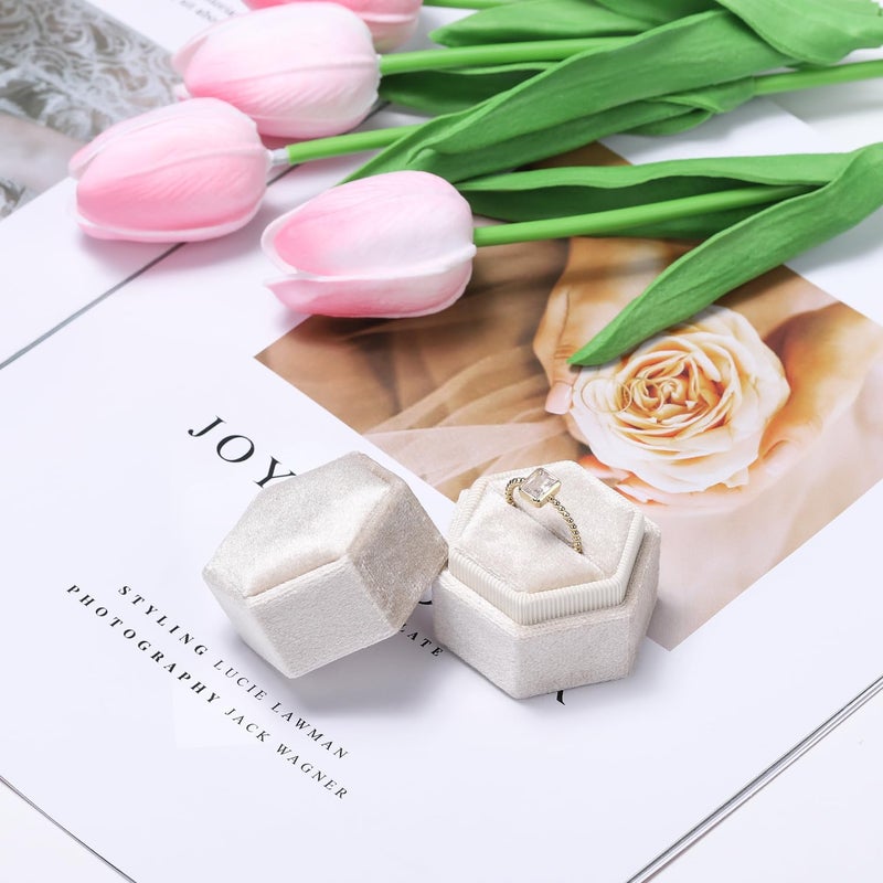 Etercycle صندوق خواتم إيتيرسايكل المخملي - صندوق عرض مجوهرات فاخر بتصميم سداسي قديم مع غطاء قابل للفصل لحفل الزفاف أو الاقتراح أو الخطوبة (بيج، 1 فتحة) - Image 5