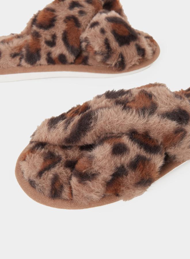 Styli Fluffy Leopard Print Bedroom Slippers - Image 4
