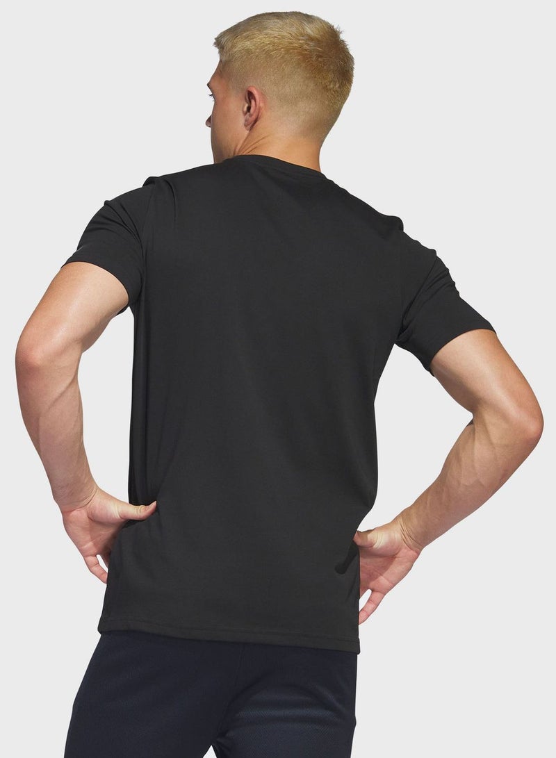 Adidas تي شيرت قصير الأكمام مزود بشعار AEROREADY للتدريب - Image 2