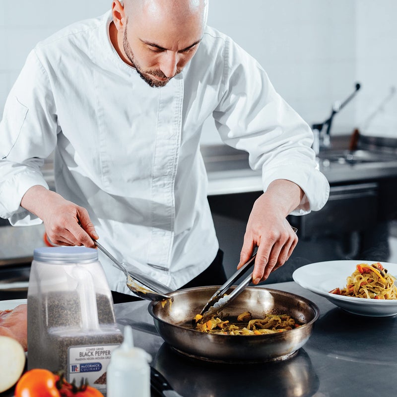 McCormick Culinary Coarse Grind Black Pepper, 5 lb - Five Pound Container of Coarse Ground Black Pepper with Woody Flavor, Best on Steaks, Salad Dressings and Rubs - Image 4