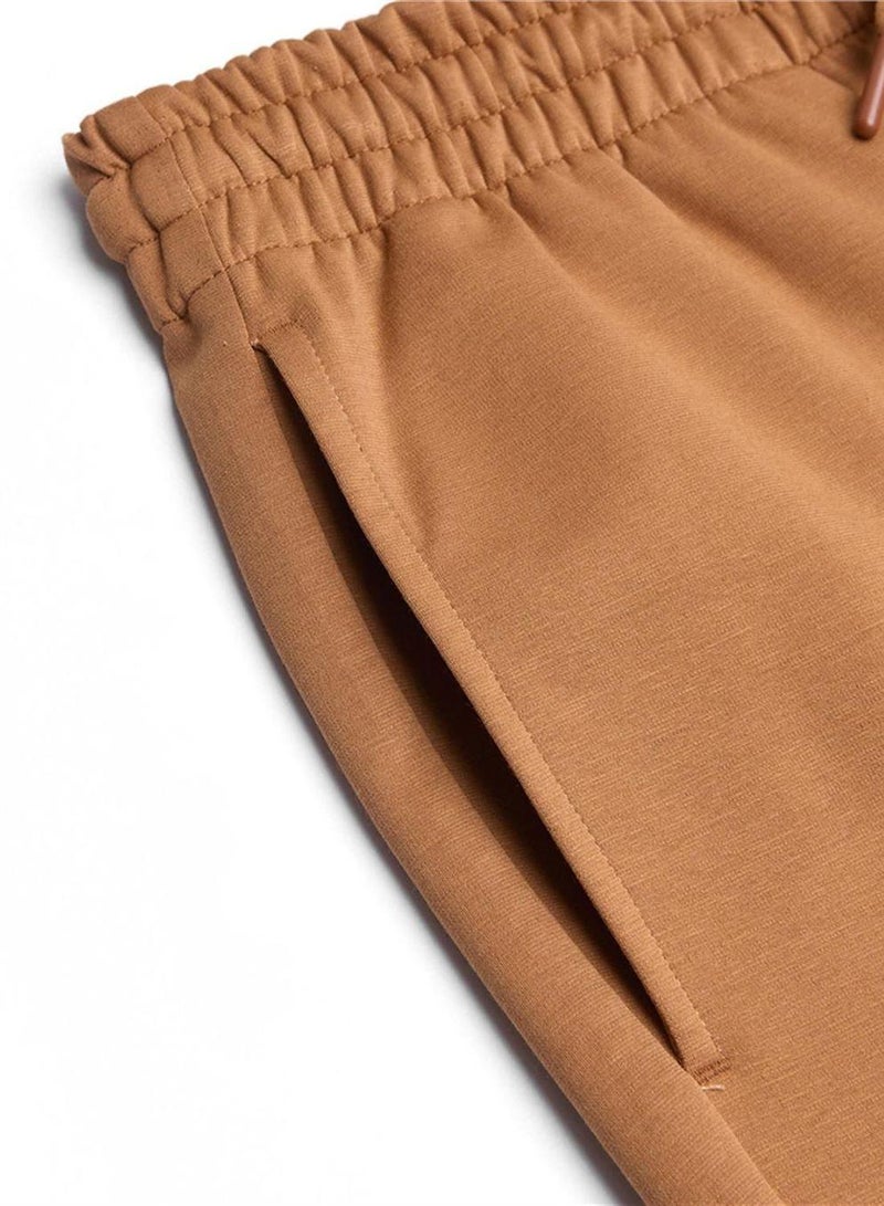 GIORDANO Men's Regular Fit Mid-Rise Everyday Comfortable Shorts - Image 4