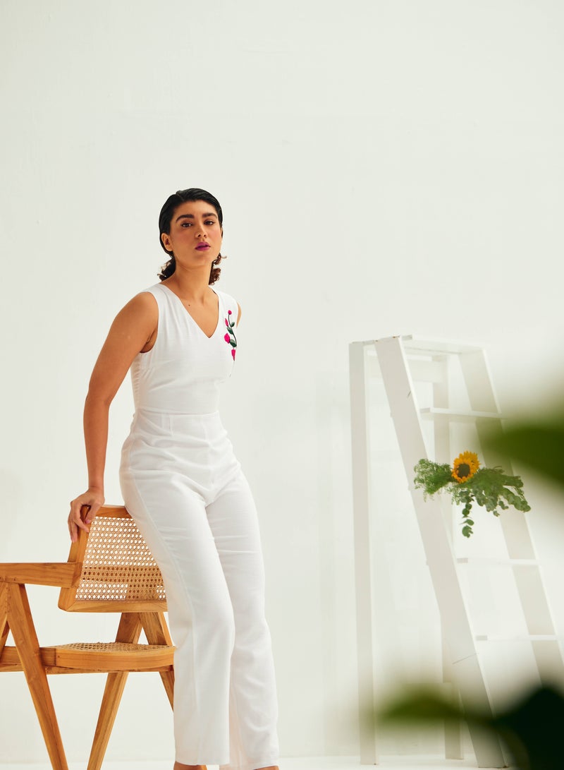 أشيتا فرنانديز Ashita Fernandes Sierra White Linen Blend Ankle-Length Sleeveless Women's Jumpsuit with Cute Flower Detailing – Retro Resort & Casual Summer Wear  - Image 2