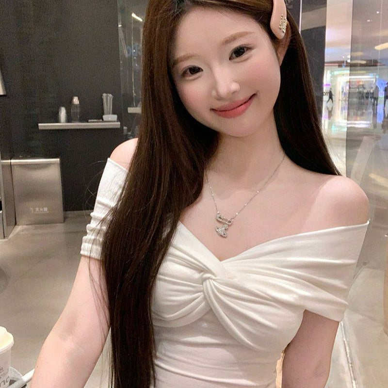 Girl Style One-Line Off-Shoulder Short-Sleeved T-Shirt For Women In Summer Pure Lust Design Slimming Look Niche Short Top - Image 2