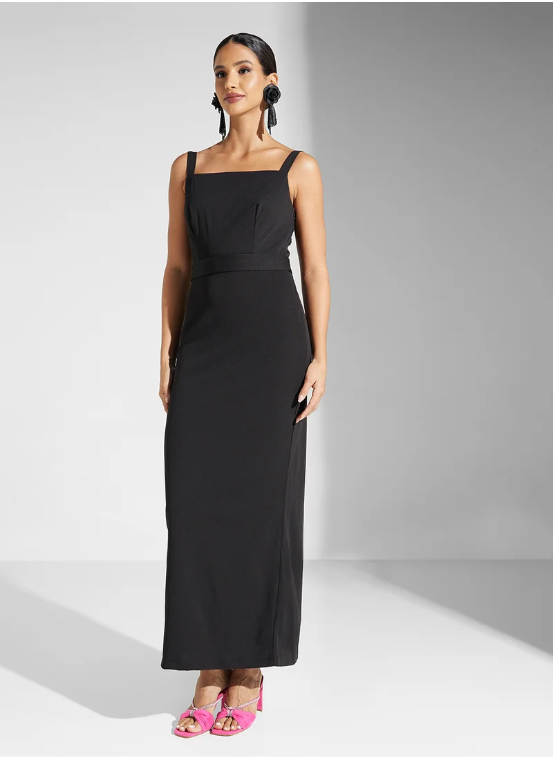 نمشي x Dress With Detachable Sleeved Back Bow