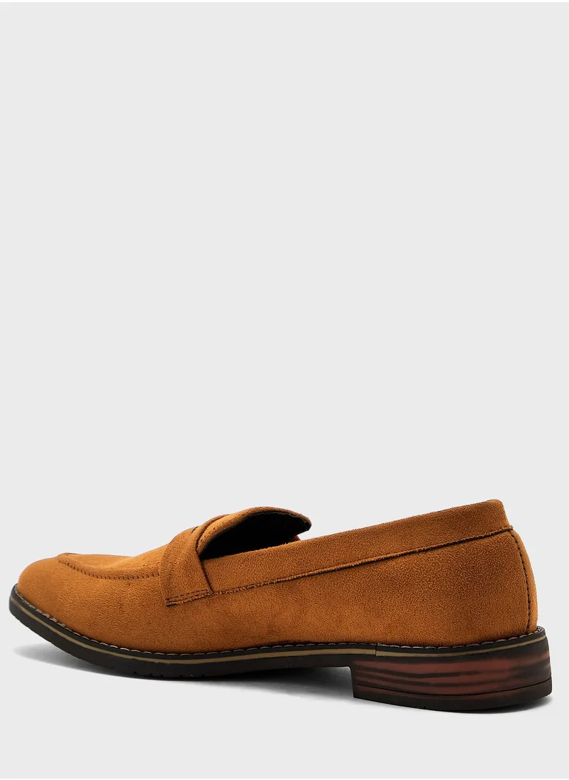 روبرت وود Faux Suede Casual Slip Ons