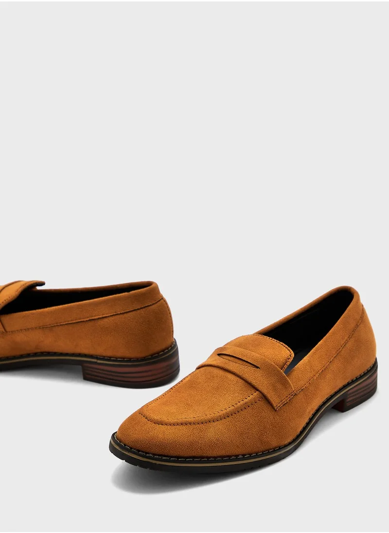 روبرت وود Faux Suede Casual Slip Ons
