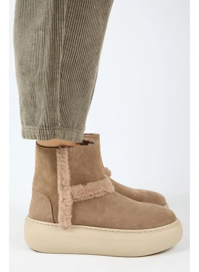 (Azura) Women's genuine leather boot with fur lining and fur strip in Vizon color.