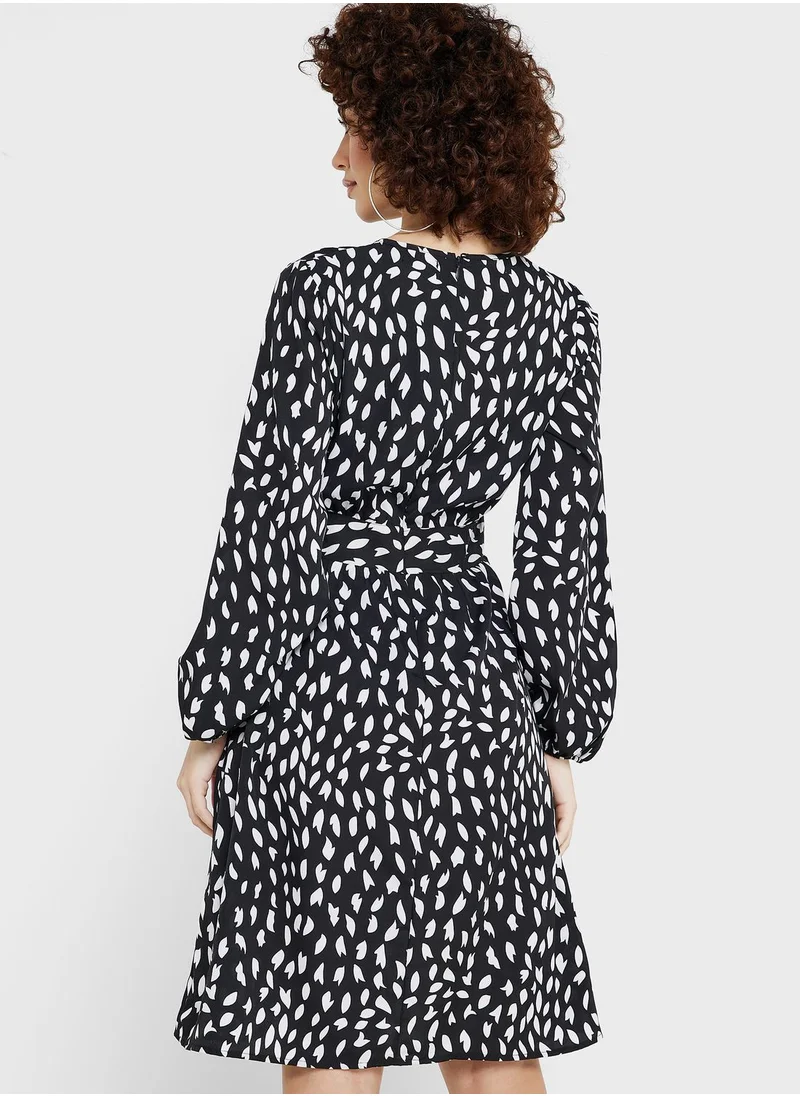 boohoo Printed V-Neck Shirred Waist Dress