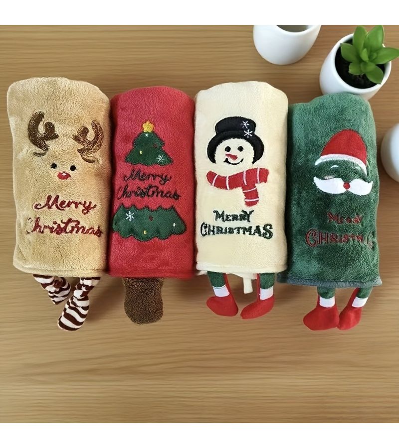 Reindeer Snowmen Santa Christmas Family Towel Set 2Pcs Ultra Soft Coral Fleece Quick Dry - Image 1