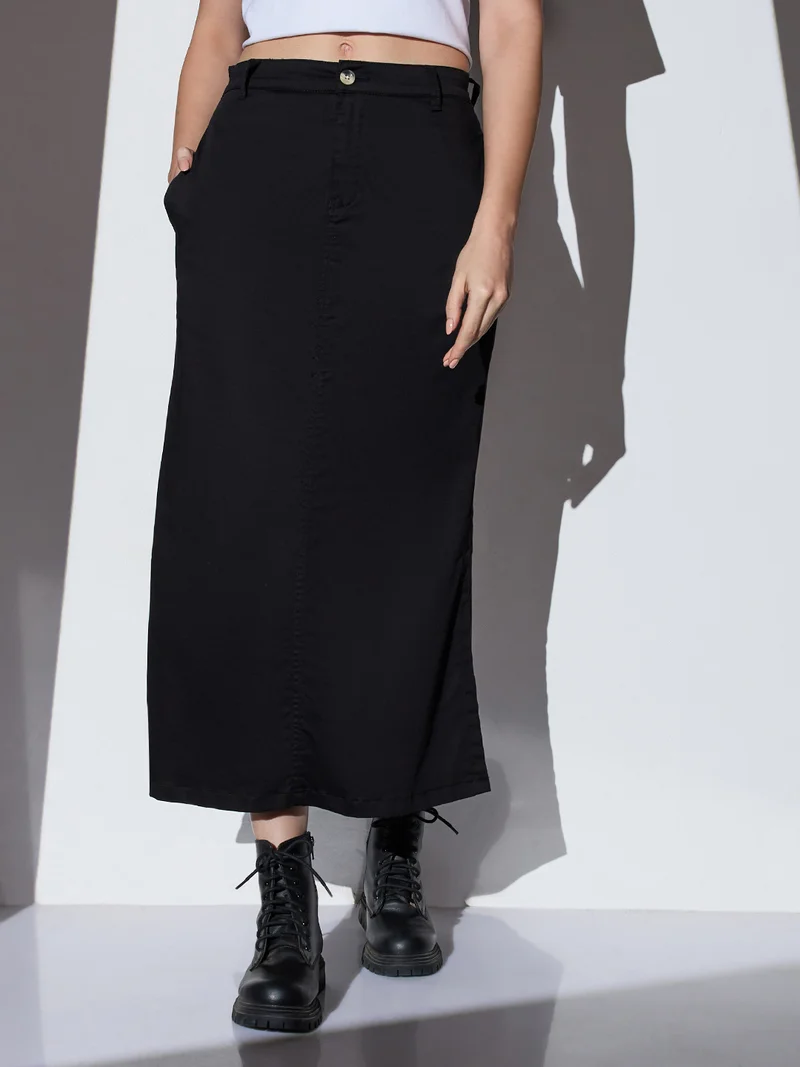 جلو باص جوبس تنورة جينز نسائية ميدي مستقيمة بفتحة جانبية لون أسود بخصر متوسط