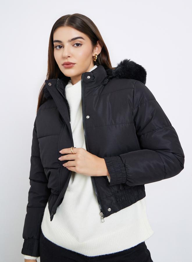 ستايلي جاكيت مبطن قصير بغطاء رأس وتفاصيل فرو صناعي - Image 3