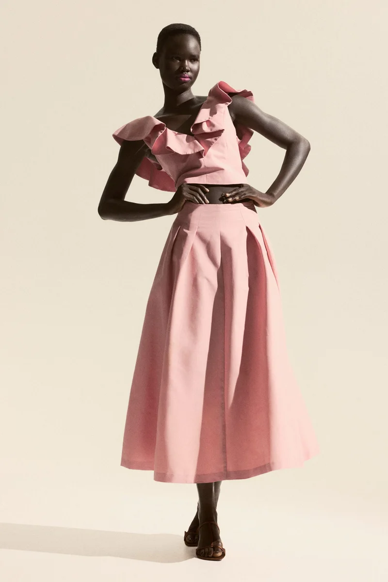 اتش اند ام تنورة بتصميم واسع من الأسفل