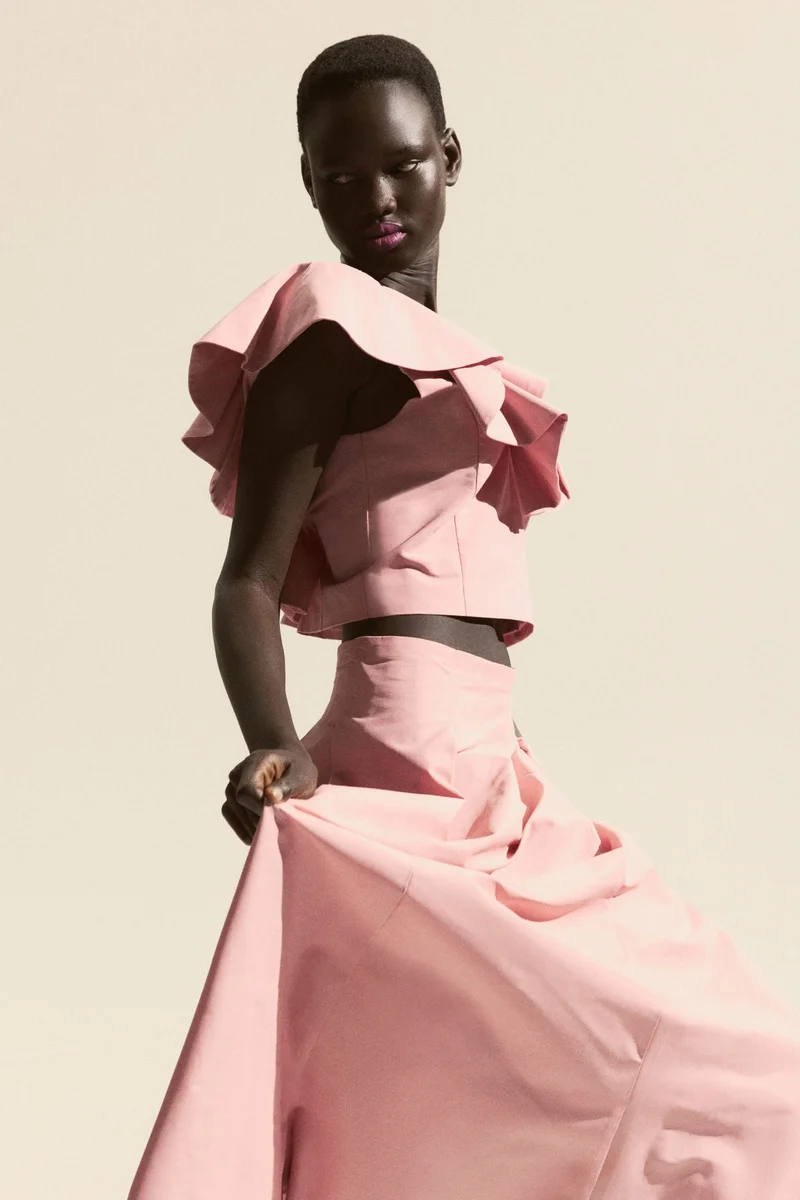 اتش اند ام تنورة بتصميم واسع من الأسفل