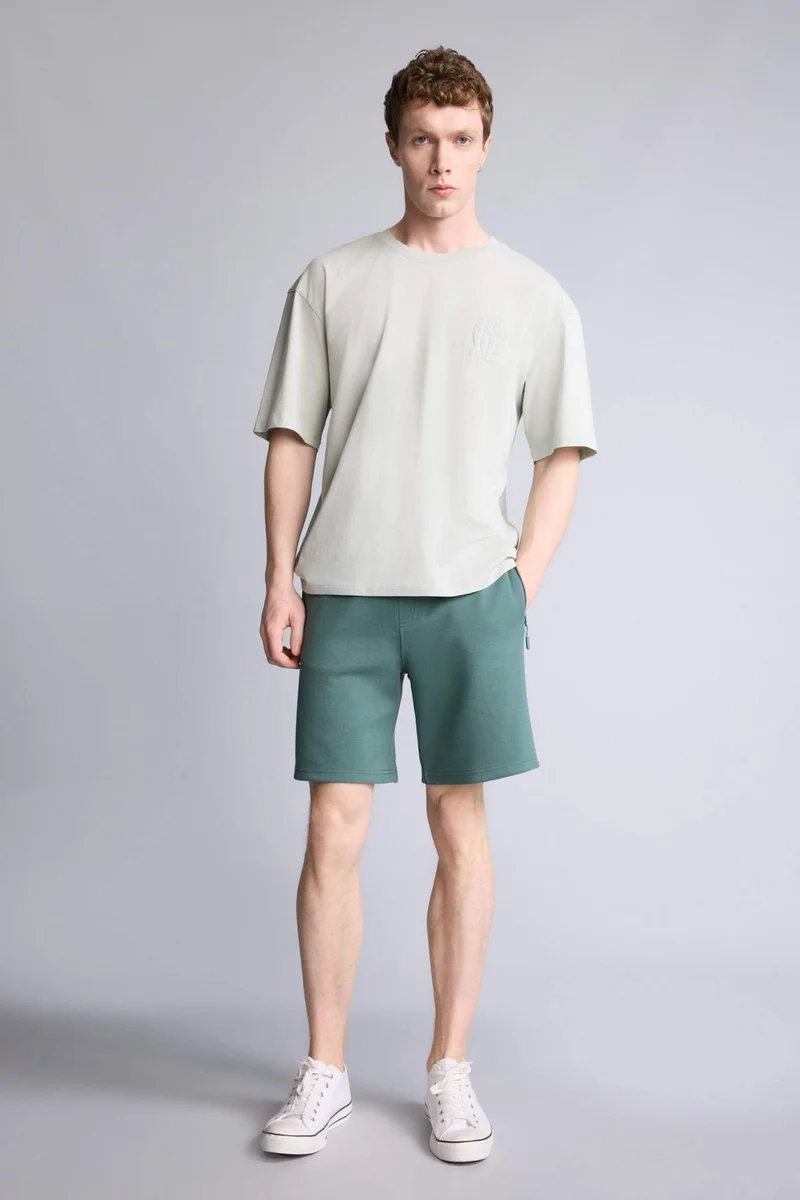 ديفاكتو 100% Cotton Boxy Fit Printed Short Sleeve T-Shirt