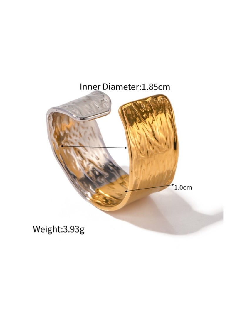 كاف كريشنس حلقة الكفة المطروقة ذات اللونين، الفولاذ المقاوم للصدأ المطلي بالذهب عيار 18 قيراط، قابلة للتعديل - Image 2