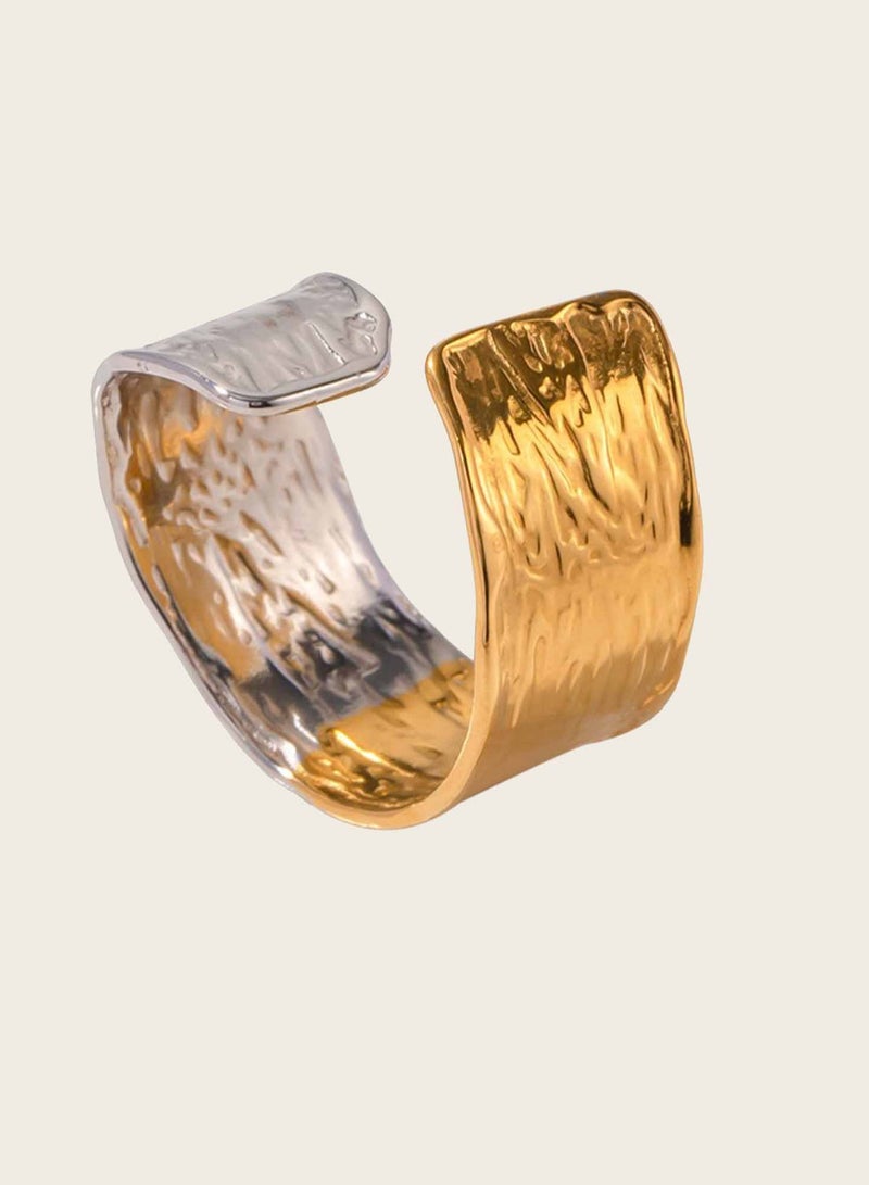 كاف كريشنس حلقة الكفة المطروقة ذات اللونين، الفولاذ المقاوم للصدأ المطلي بالذهب عيار 18 قيراط، قابلة للتعديل - Image 3