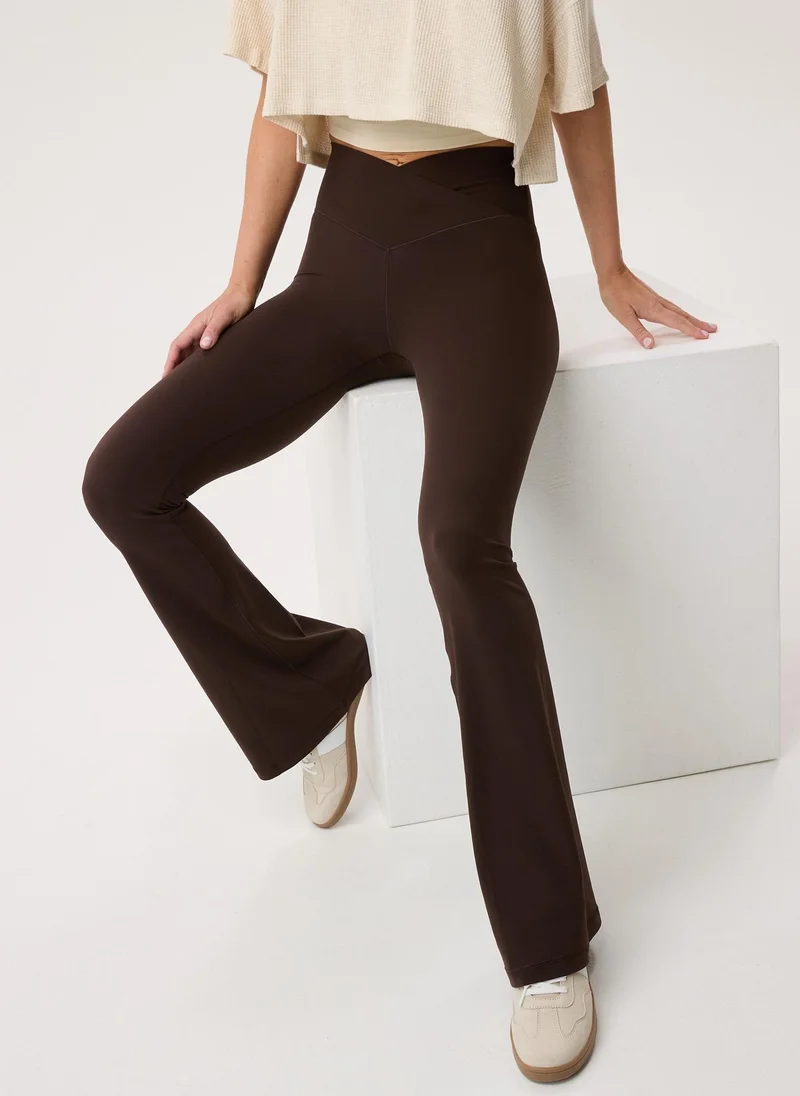 آري من امريكان ايجل OFFLINE By Aerie Real Me High Waisted Crossover Flare Leggings