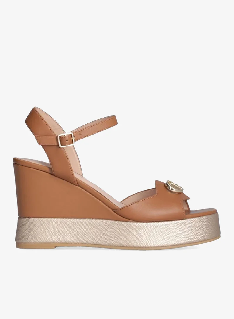 ليو جو صنادل إسفين جلدية