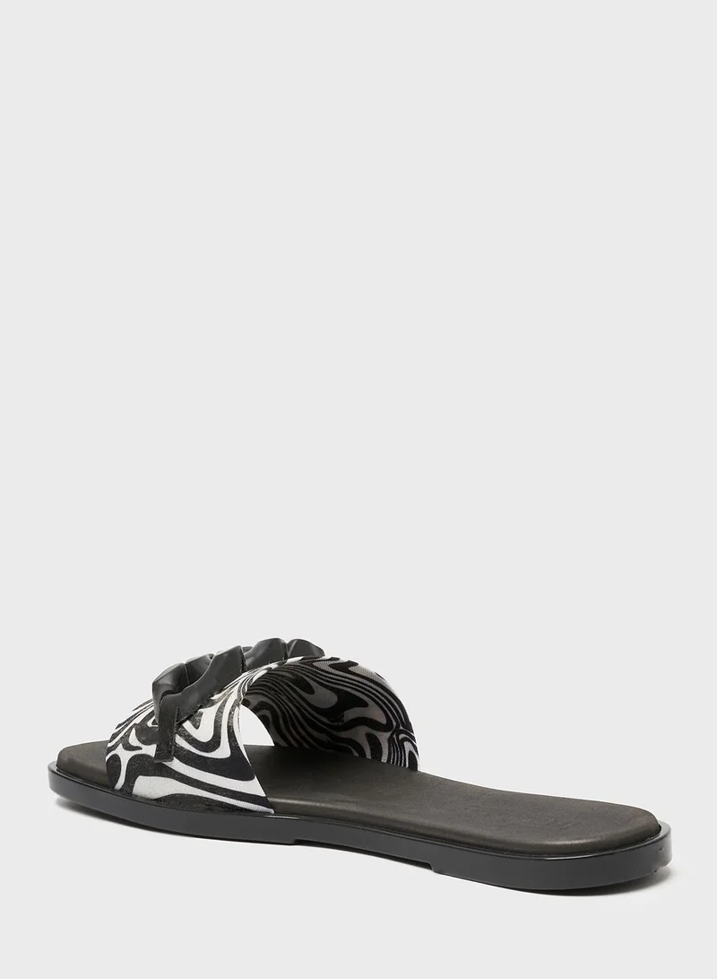 MOLECA Kaydence Flat Sandals