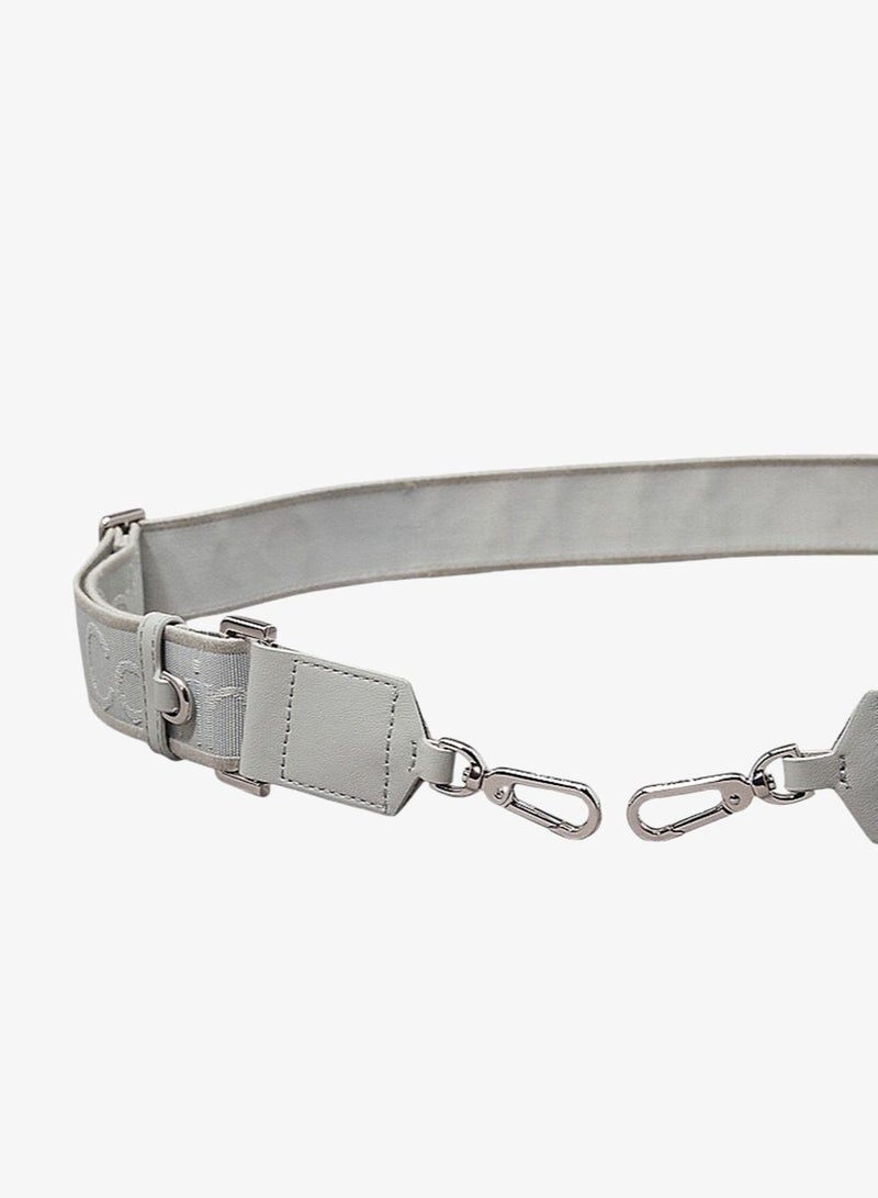 CALVIN KLEIN حقيبة كتف بشريط جاكار بشعار - Image 3