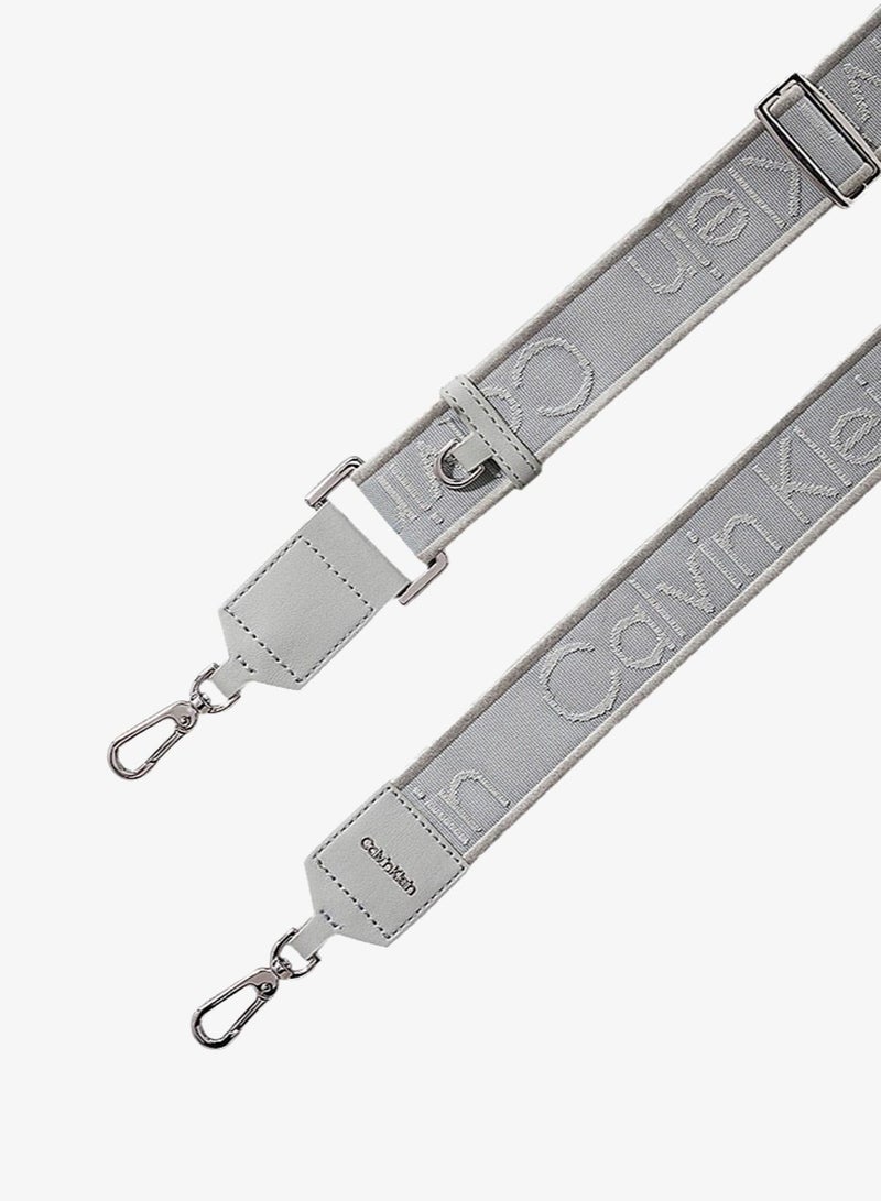 CALVIN KLEIN حقيبة كتف بشريط جاكار بشعار - Image 2