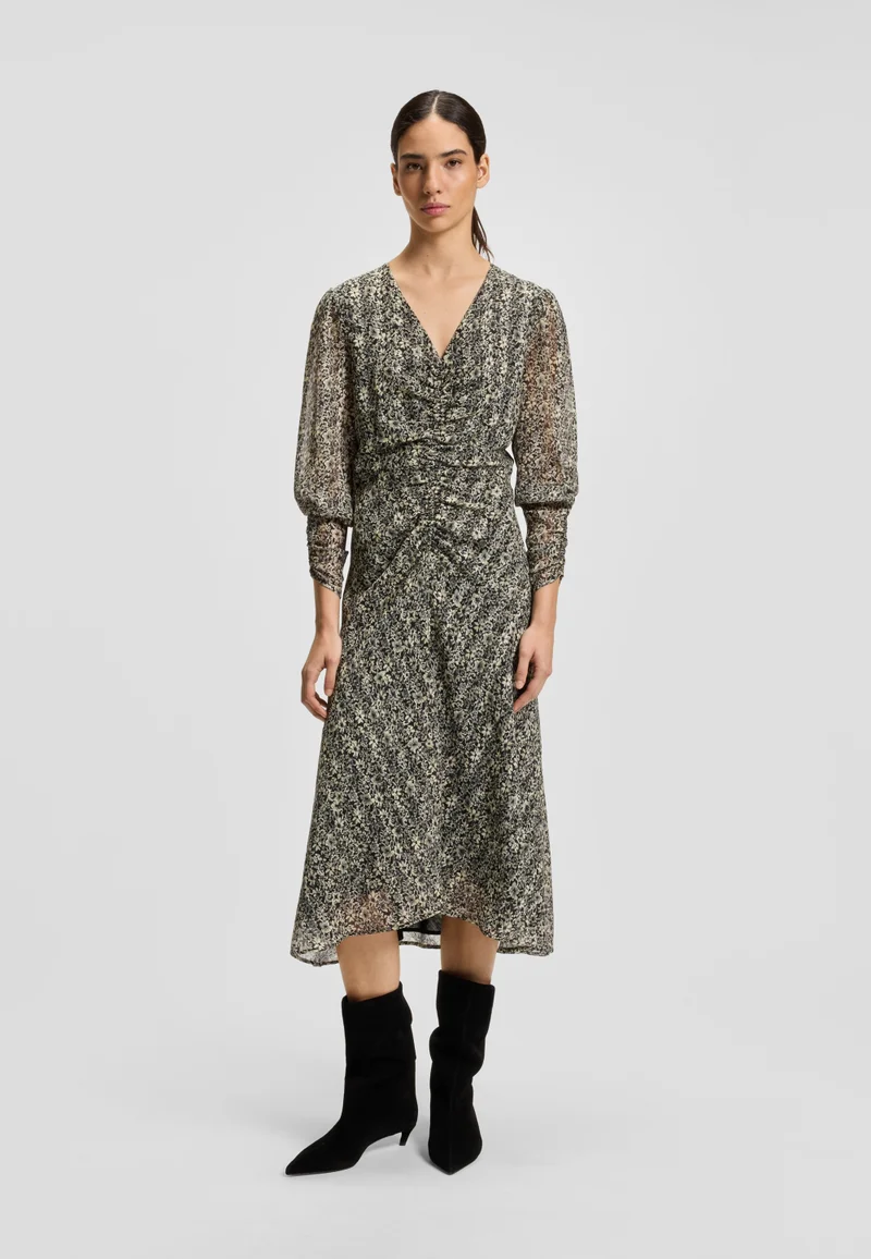 بوس Printed-seersucker midi dress with gathered details