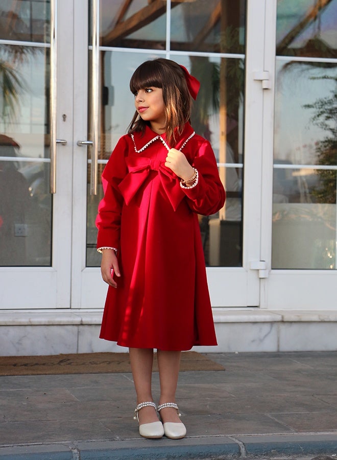 عبايات حوراء فستان بناتي مخملي أحمر مع فيونكة كبيرة وتصميم راقٍ للمناسبات - Image 1