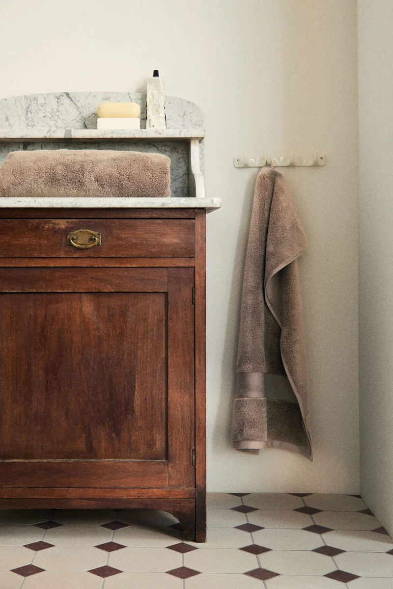 H&M Soft terry hand towel