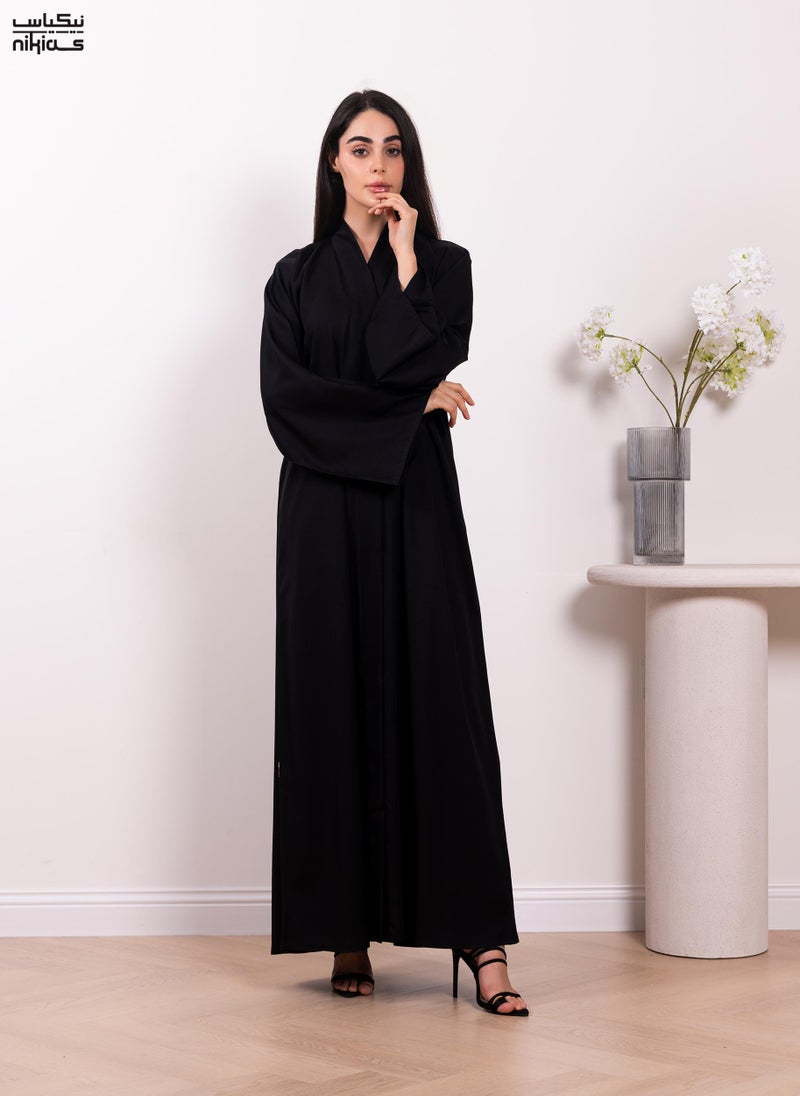 Nikias Classic Nida fabric abaya featuring a front band and full button closure - Image 2
