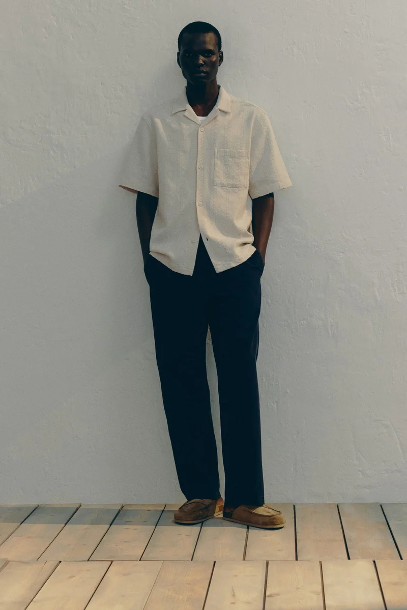 اتش اند ام قميص ريزورت بقصّة عادية